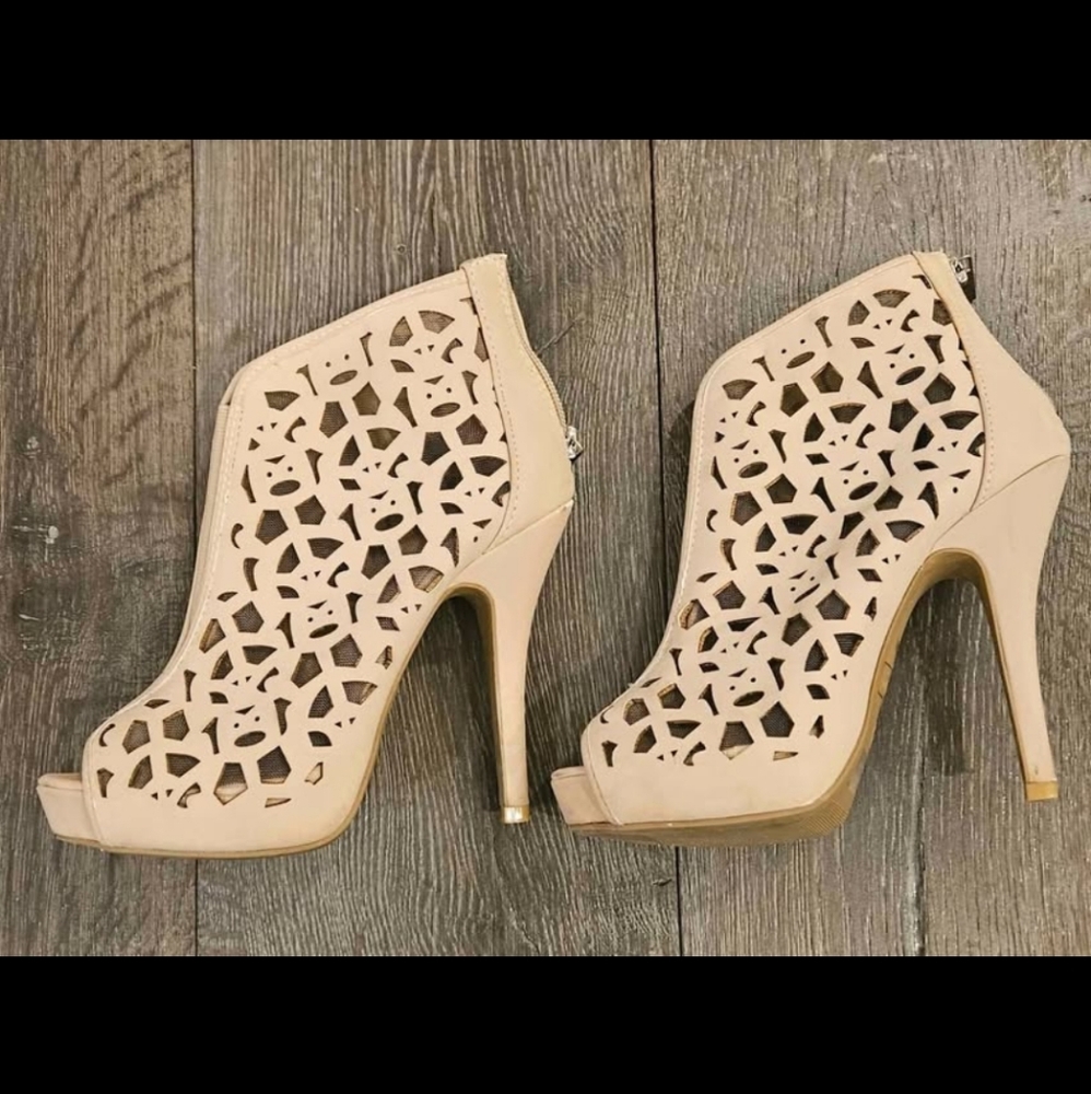 Elegant Cream Peep-Toe Heels